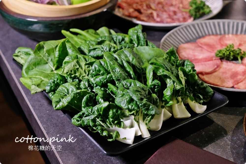 超神秘!台中火鍋一潤鮮切鍋物和牛現切~創意桌邊料理必點 超神秘!台中火鍋一潤鮮切鍋物和牛現切~創意桌邊料理必點