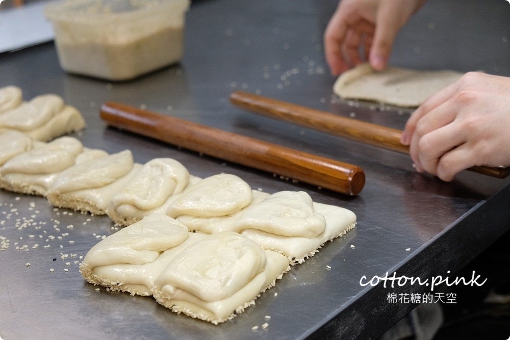 只開宵夜場！嶺東商圈劉安豆漿中西式都吃得到～現烤燒餅必點