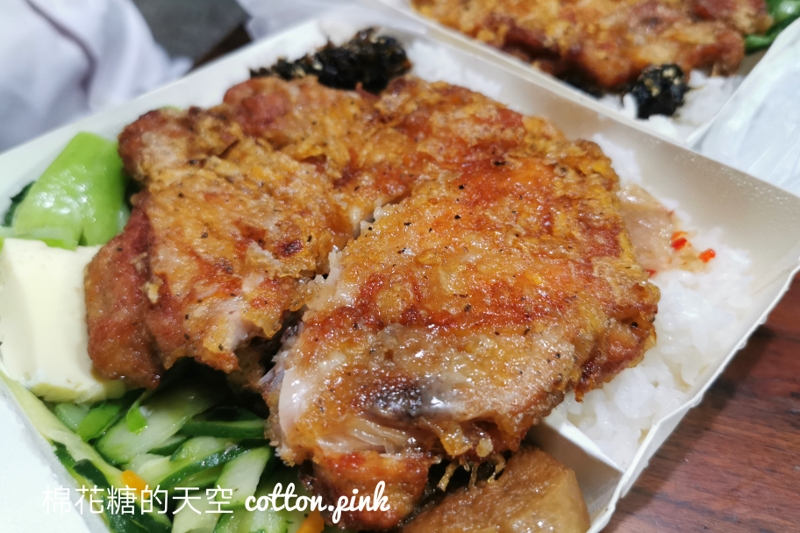 台中便當推薦|石蜜園雞腿飯打開就流口水～連白飯都好好吃！
