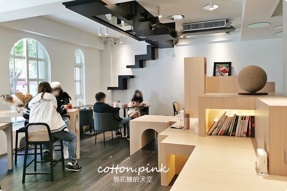 台中貓咪咖啡這家最療癒！來喵屋咖啡Meow Cafe享受被貓咪包圍