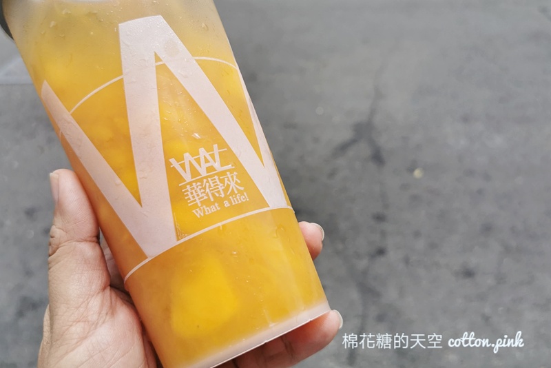 台中海線必喝芒果綠茶開賣了！華得來芒果真的給好多～