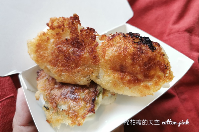 台中無名水煎包北屯也有分店啦！沒想到黃金脆皮鍋貼更好吃