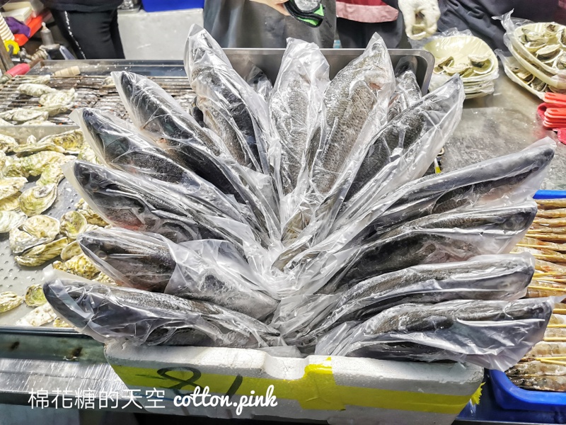 台中旱溪夜市超狂烤海鮮-發哥現烤，烤魚、鮮蚵都好吃
