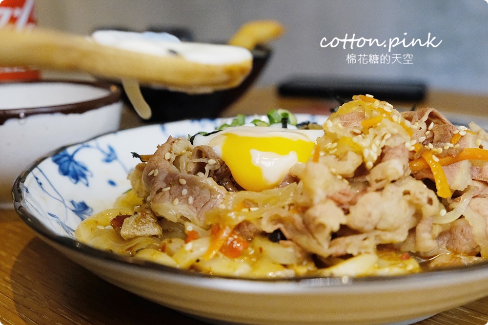 中友百貨旁小巷~小小麥一中店日式烏龍麵好好味!炸物盛合澎湃必點! 中友百貨旁小巷~小小麥一中店日式烏龍麵好好味!炸物盛合澎湃必點!