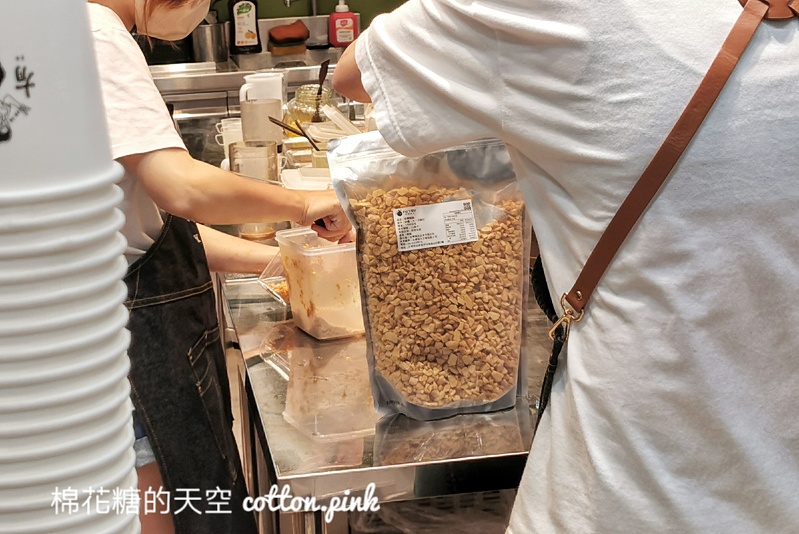 台中新開手搖飲！有飲排隊人潮有嚇人…完整菜單先看再點