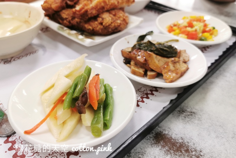 台中懷舊泡沫紅茶-上寶茶行回憶滿滿！菜單上還有蛋蜜汁、芬蘭汁耶！