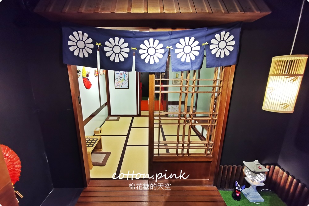 台中密室逃脫大推神不在場，冒險者公會漢堡、雞翅也很有梗耶！