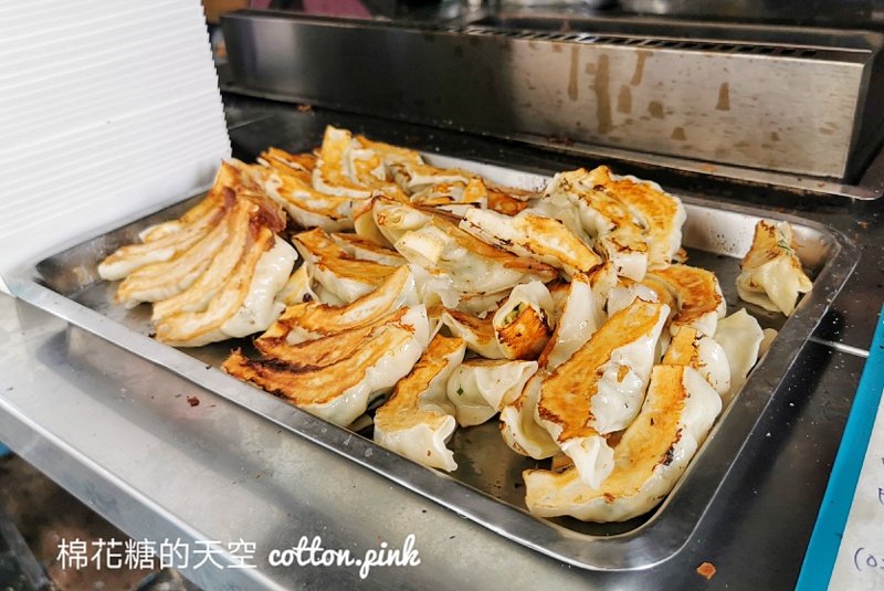 台中東區早餐推薦-富台鍋貼店面超低調！大大鍋貼銅板價～