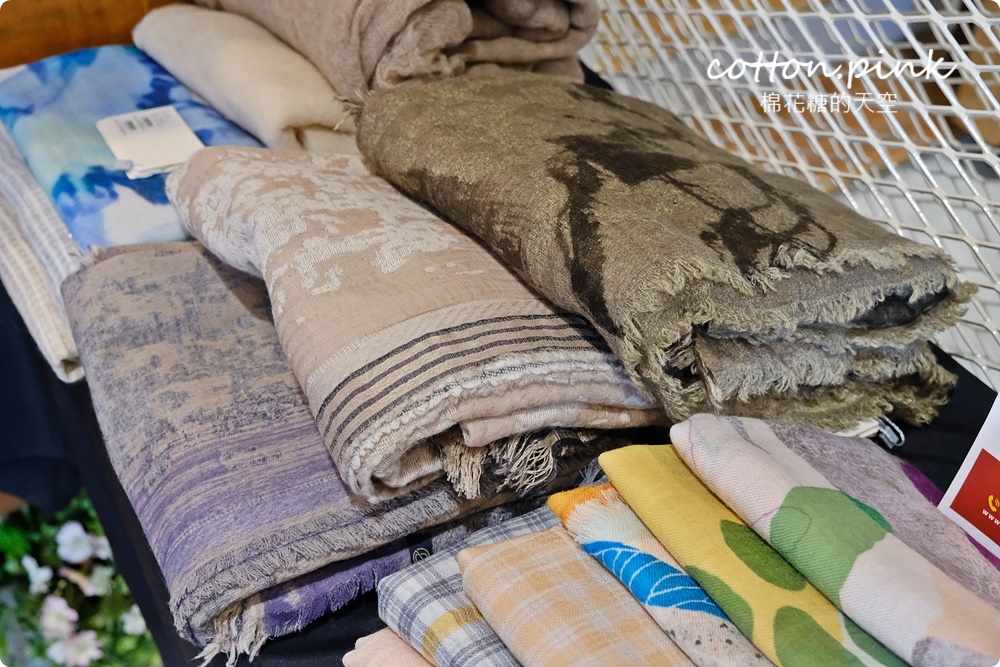 台中巷弄粉紅小市集好好買！香氛、圍巾、羊毛～超仙的啦！