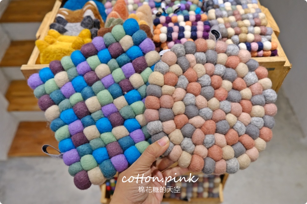 台中巷弄粉紅小市集好好買！香氛、圍巾、羊毛～超仙的啦！