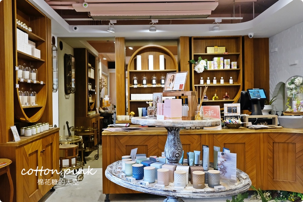 台中巷弄粉紅小市集好好買！香氛、圍巾、羊毛～超仙的啦！