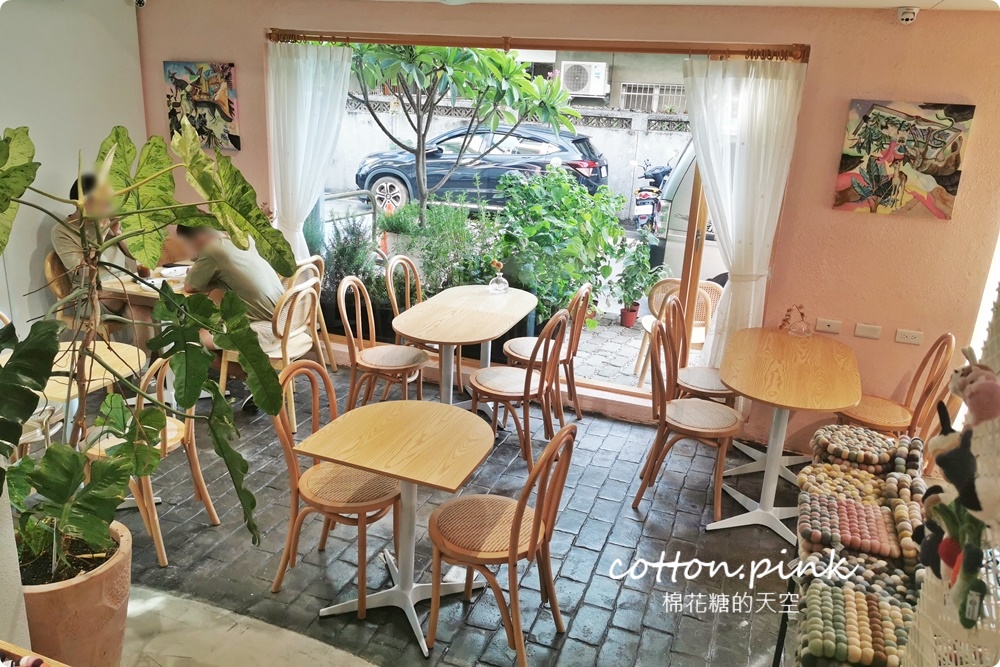 台中巷弄粉紅小市集好好買！香氛、圍巾、羊毛～超仙的啦！