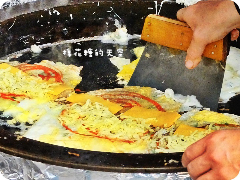 台中排隊早餐-一心蛋餅，濃濃牽絲起司蛋餅、超級總匯你要選哪個？