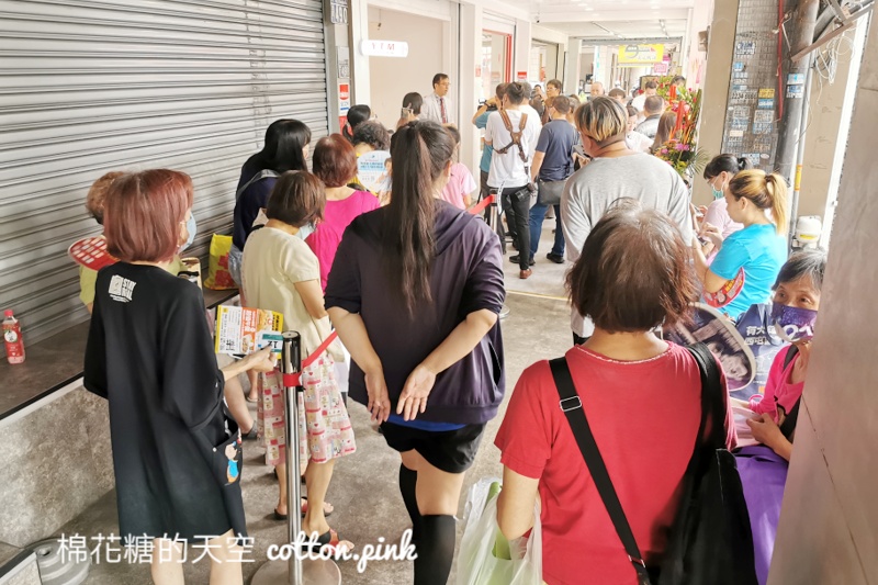 台中最新亞尼克門市開幕了！24小時蛋糕販賣機台中第一家~