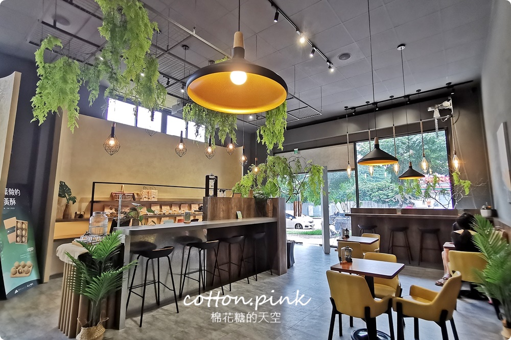 台中麵包店裡就能野餐?!沐山麵包露營風下午茶生吐司吃起來