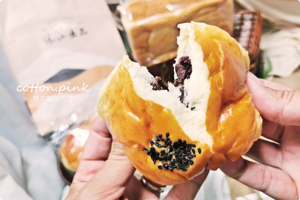 台中麵包店裡就能野餐?!沐山麵包露營風下午茶生吐司吃起來