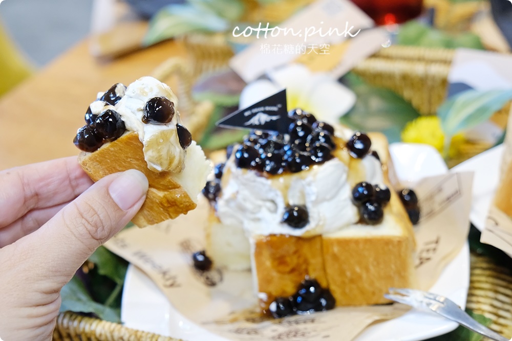 台中麵包店裡就能野餐?!沐山麵包露營風下午茶生吐司吃起來