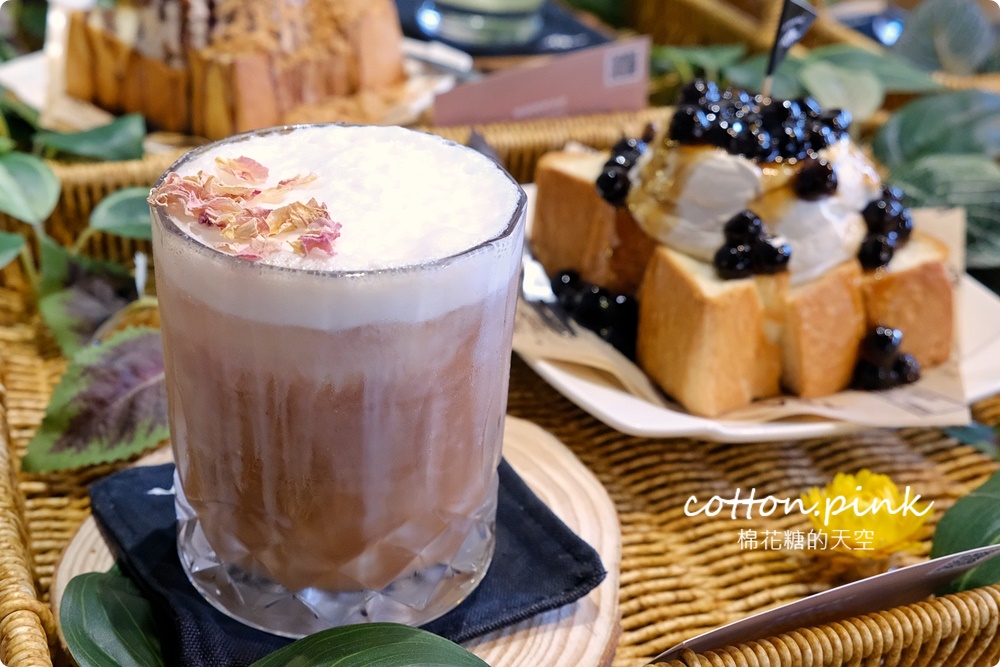 台中麵包店裡就能野餐?!沐山麵包露營風下午茶生吐司吃起來