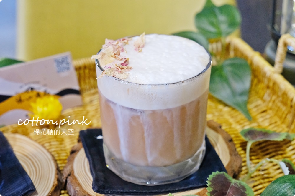 台中麵包店裡就能野餐?!沐山麵包露營風下午茶生吐司吃起來