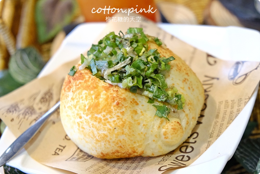 台中麵包店裡就能野餐?!沐山麵包露營風下午茶生吐司吃起來