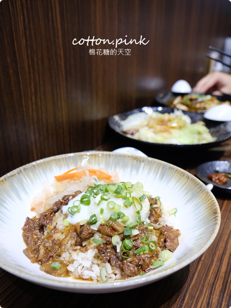 台中牛肉麵新分店！洄味牛肉麵進攻崇德路商圈～奢華牛六寶太狂啦