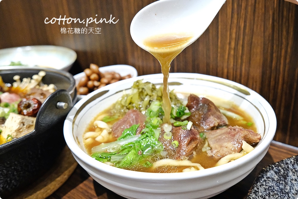 台中牛肉麵新分店！洄味牛肉麵進攻崇德路商圈～奢華牛六寶太狂啦