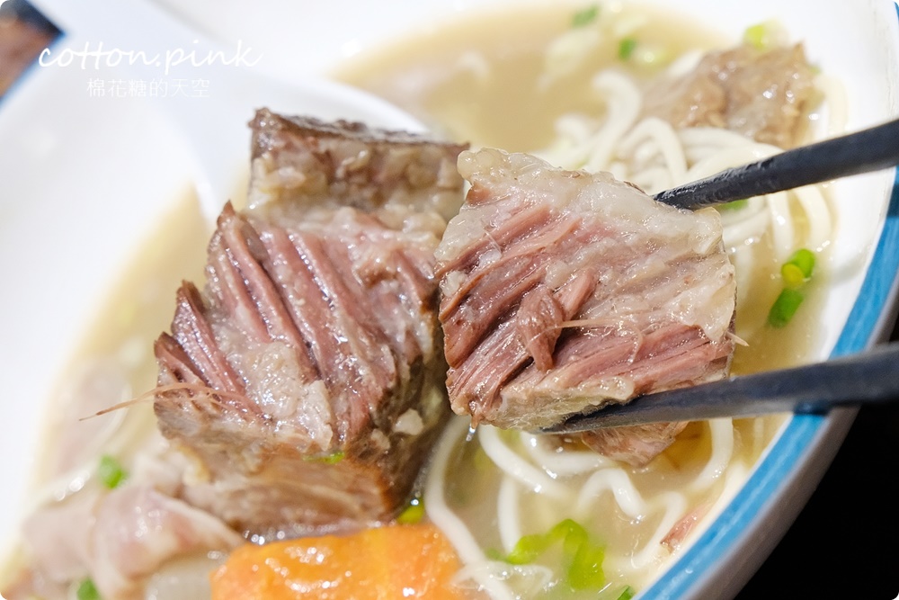 台中牛肉麵新分店！洄味牛肉麵進攻崇德路商圈～奢華牛六寶太狂啦