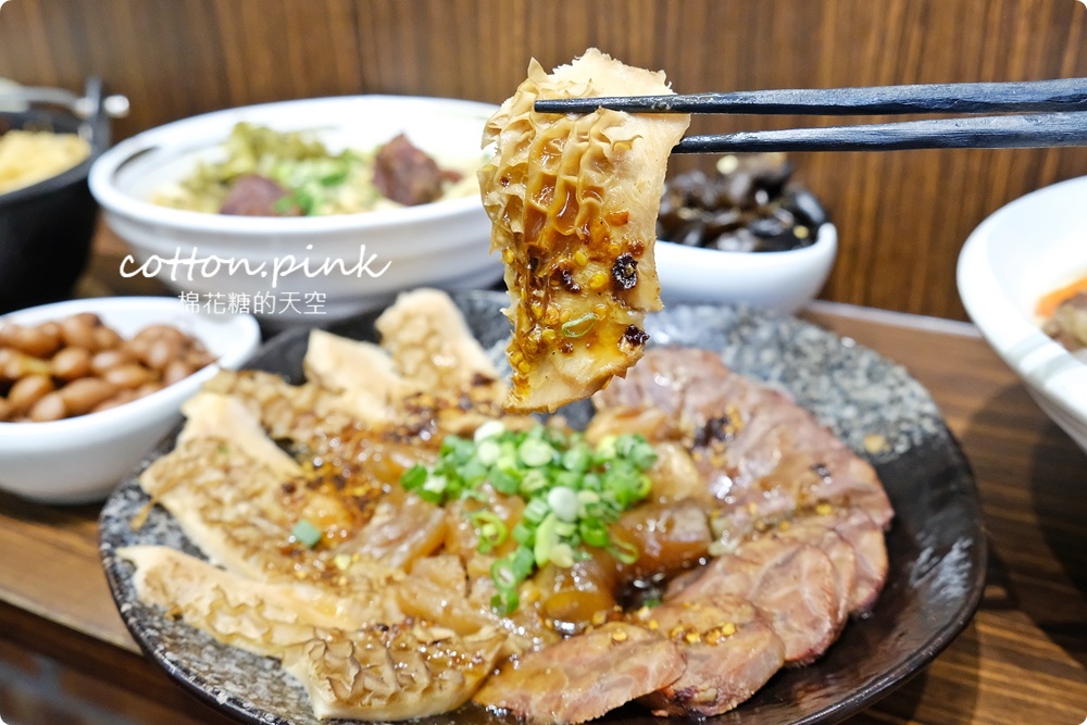 台中牛肉麵新分店！洄味牛肉麵進攻崇德路商圈～奢華牛六寶太狂啦