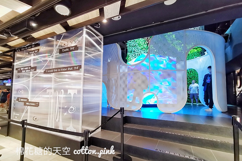 台中景點|超大花貓窩在草悟廣場地下室～草悟系七月半活動好拍又好玩