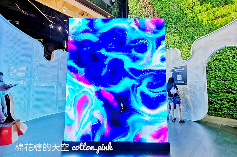台中景點|超大花貓窩在草悟廣場地下室～草悟系七月半活動好拍又好玩