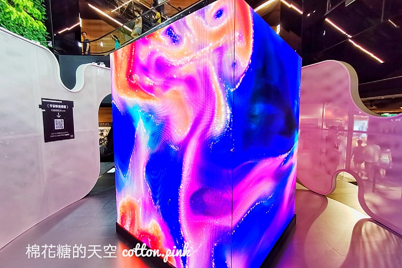 台中景點|超大花貓窩在草悟廣場地下室～草悟系七月半活動好拍又好玩