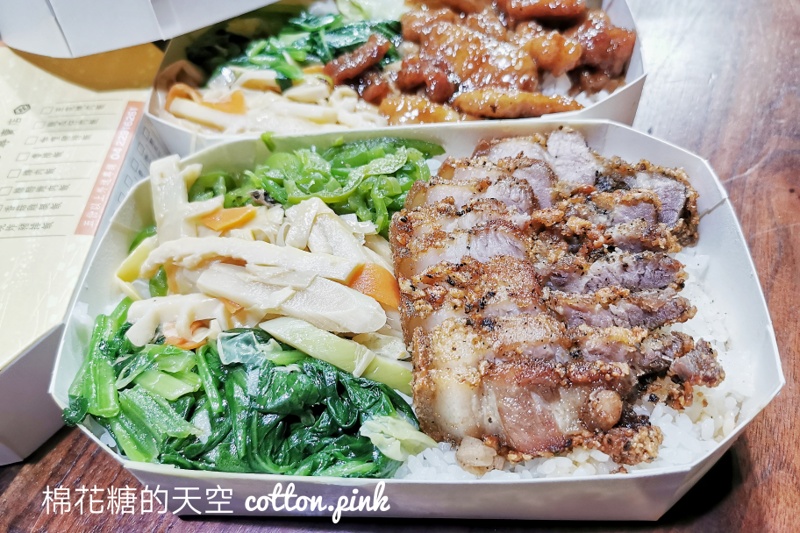 台中北平路好吃便當-李媽媽豬排飯咖哩專賣店，用餐時段排超長