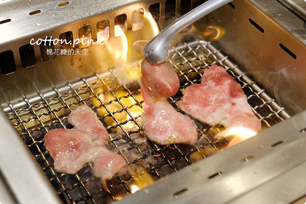 台中燒肉推薦|逢甲札卡燒肉谷歌評價4.9！同價位豐富變化直逼燒肉天花板