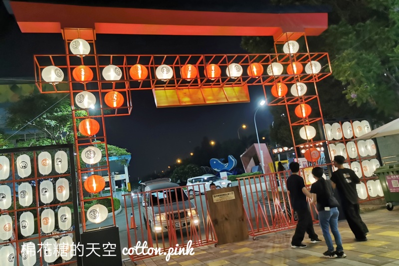 台中夜市最新推薦-海鮮饗宴，現蒸宜蘭黃金蟹、海釣透抽甜甜價