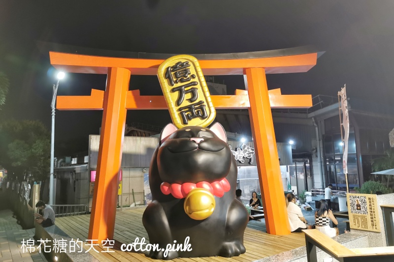 台中最新夜市開幕啦！漁人町日式風格街道加上點點星光超好拍