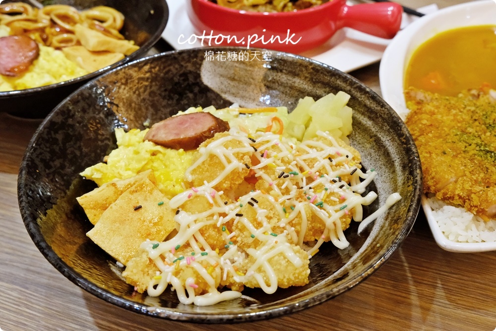 網路評價逼近五顆星～傳奇烤肉飯份量實在又大碗!香酥雞腿甜甜價必加