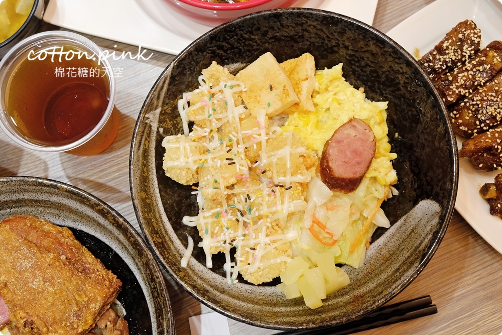 網路評價逼近五顆星～傳奇烤肉飯份量實在又大碗!香酥雞腿甜甜價必加