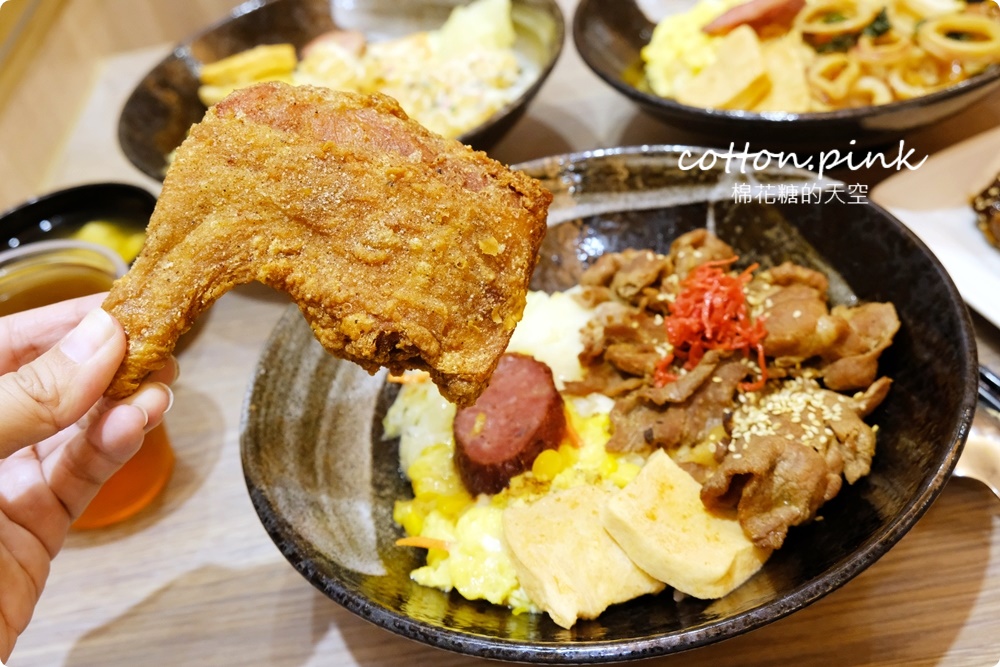 網路評價逼近五顆星～傳奇烤肉飯份量實在又大碗!香酥雞腿甜甜價必加