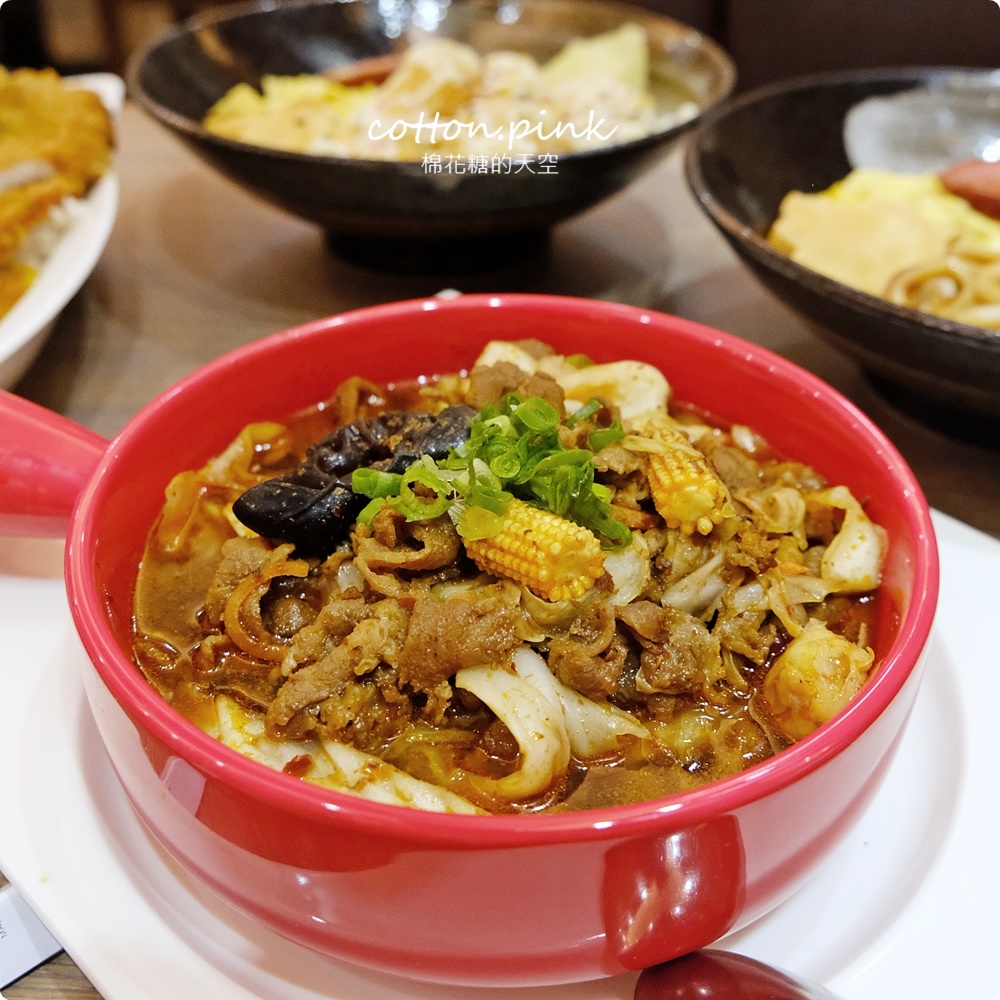 網路評價逼近五顆星～傳奇烤肉飯份量實在又大碗!香酥雞腿甜甜價必加