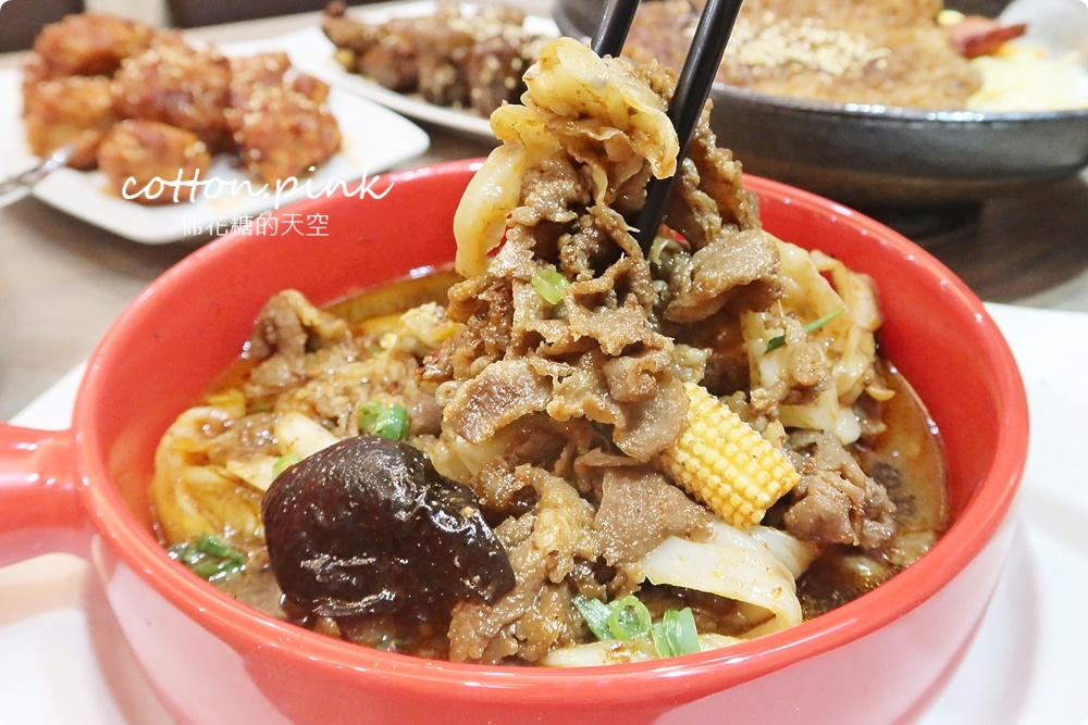 網路評價逼近五顆星～傳奇烤肉飯份量實在又大碗!香酥雞腿甜甜價必加
