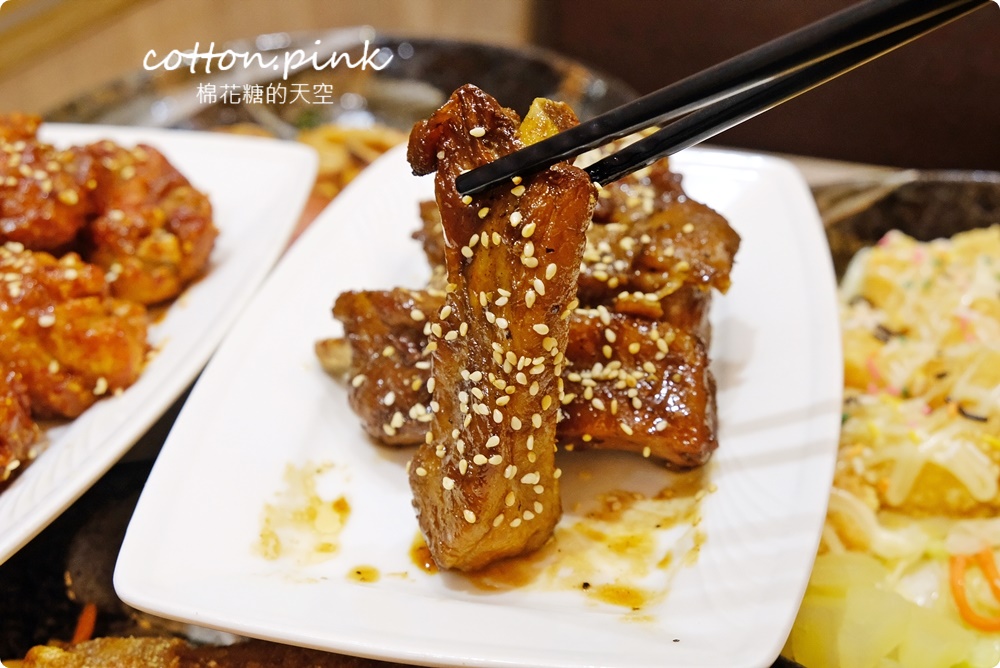 網路評價逼近五顆星～傳奇烤肉飯份量實在又大碗!香酥雞腿甜甜價必加
