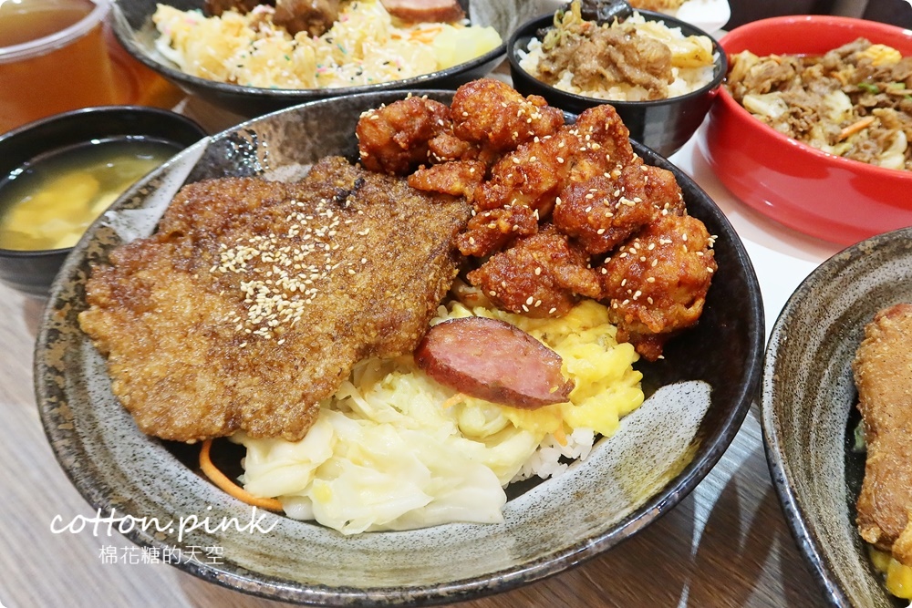 網路評價逼近五顆星～傳奇烤肉飯份量實在又大碗!香酥雞腿甜甜價必加