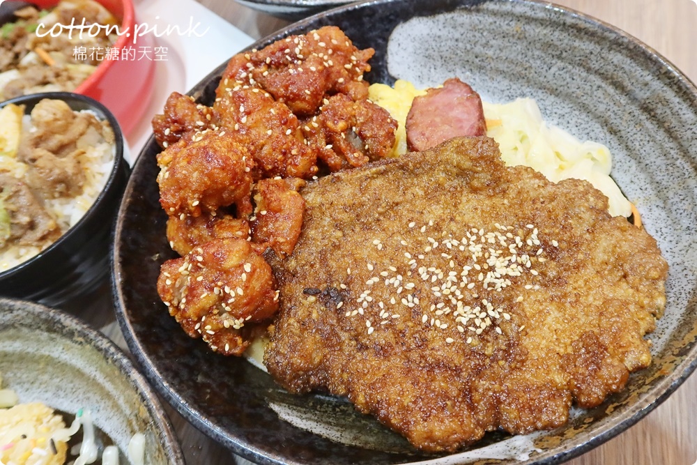 網路評價逼近五顆星～傳奇烤肉飯份量實在又大碗!香酥雞腿甜甜價必加