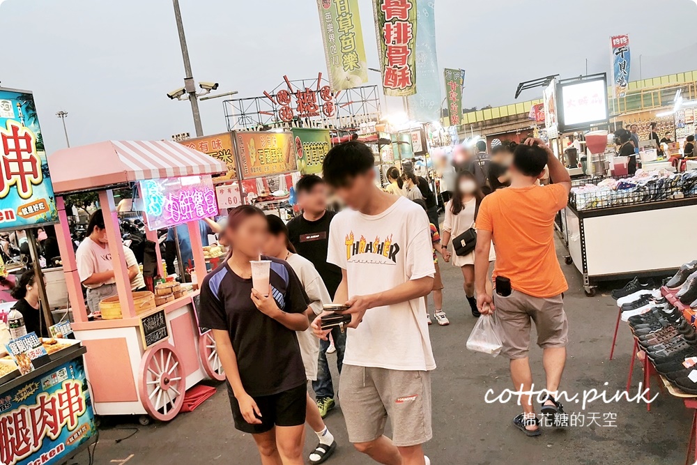台中夜市最新推薦-海鮮饗宴，現蒸宜蘭黃金蟹、海釣透抽甜甜價