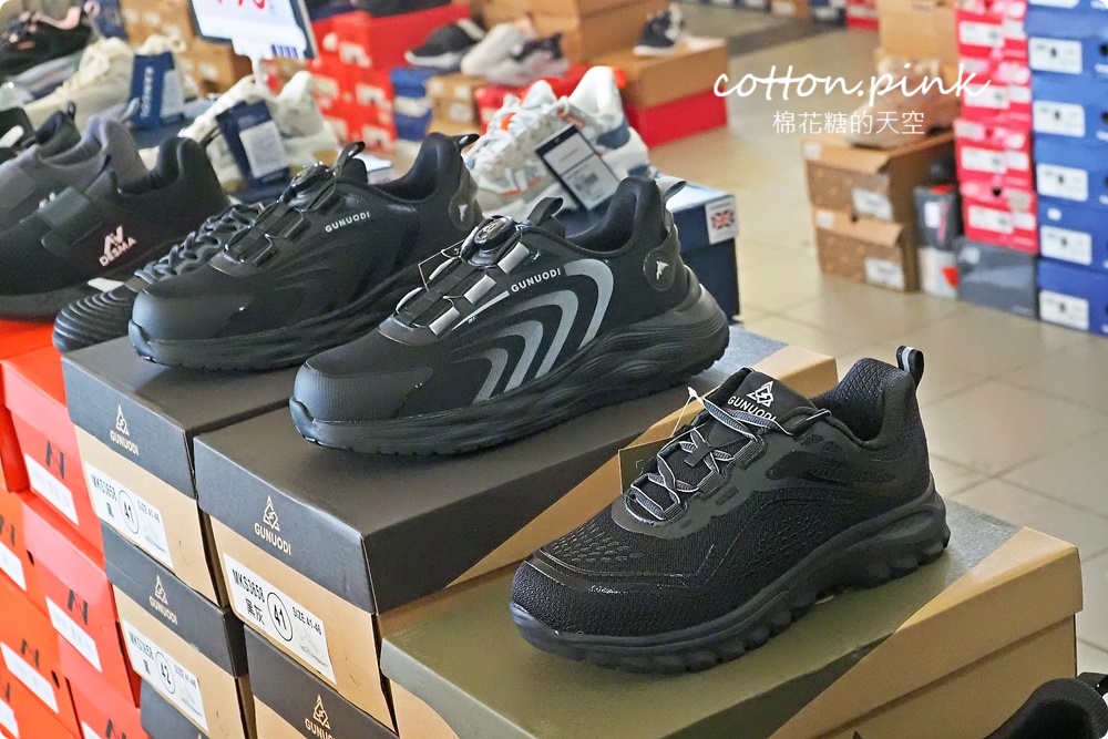 迪士尼童鞋驚喜包只要200元～專櫃童裝外套低於一折超級甜甜價一起帶回家！