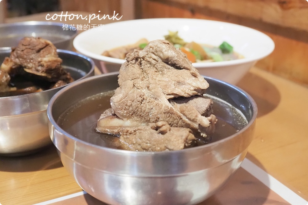 24小時營業！台中宵夜、早餐祖傳爌肉飯全了，藥燉排骨很驚豔耶