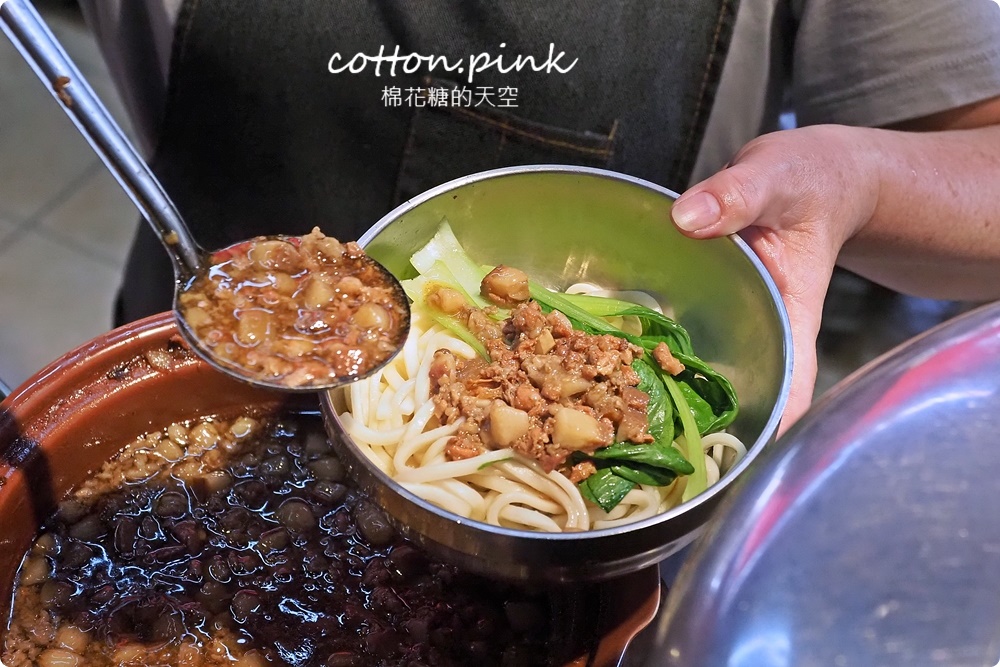 24小時營業！台中宵夜、早餐祖傳爌肉飯全了，藥燉排骨很驚豔耶
