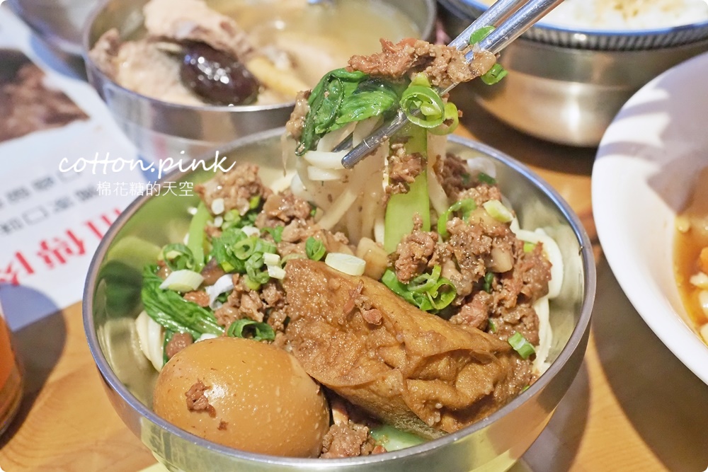 24小時營業！台中宵夜、早餐祖傳爌肉飯全了，藥燉排骨很驚豔耶