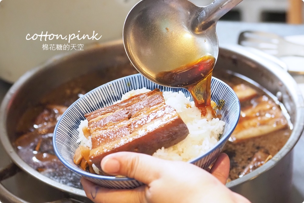 24小時營業！台中宵夜、早餐祖傳爌肉飯全了，藥燉排骨很驚豔耶