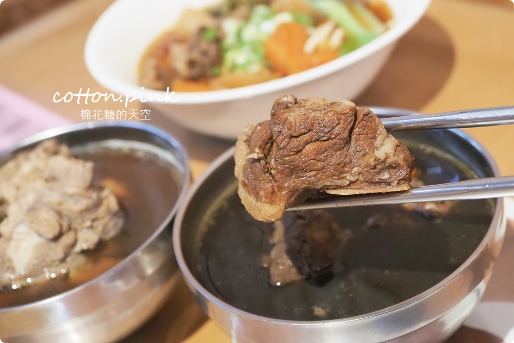 24小時營業！台中宵夜、早餐祖傳爌肉飯全了，藥燉排骨很驚豔耶